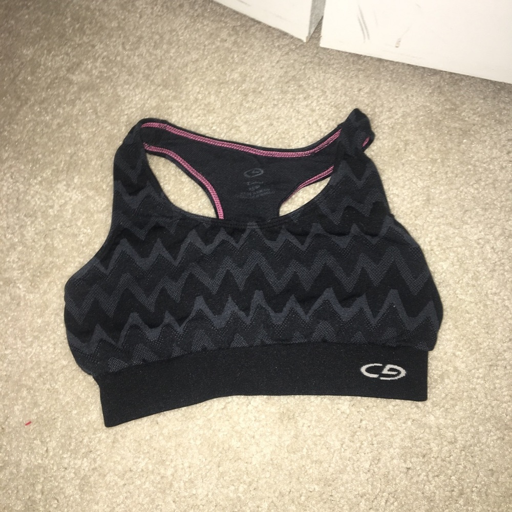 Black sports bra